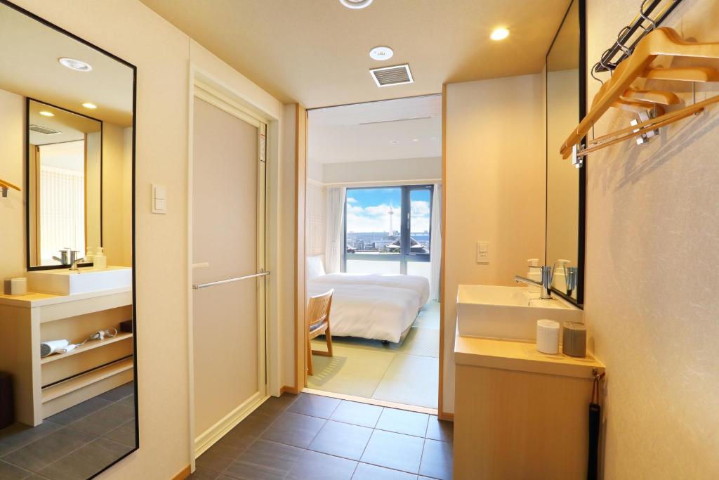 Review Henn na Hotel Premier Kyoto Gojo Karasuma: A Smart Luxury Experience in the Heart of Kyoto