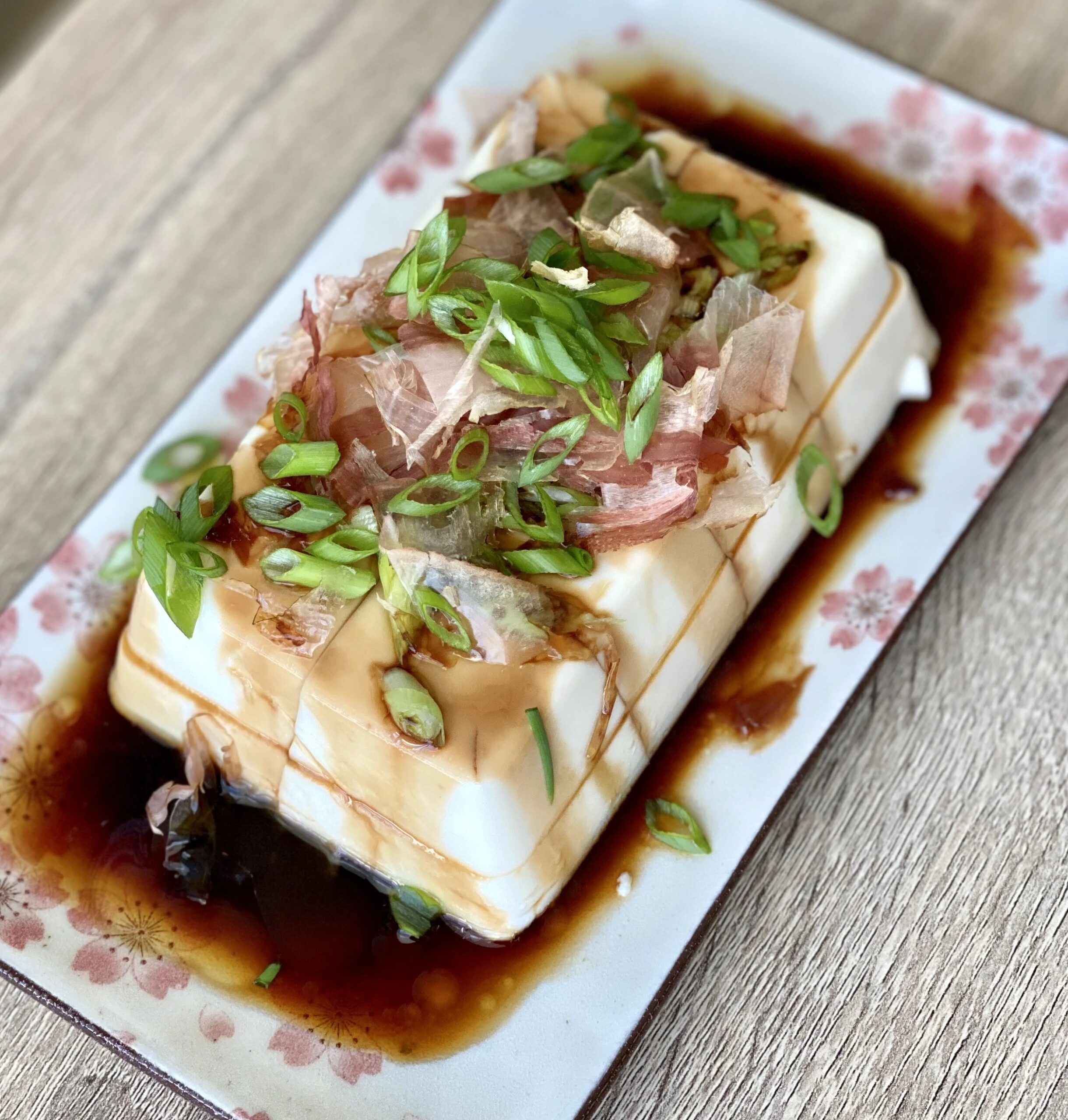 Hiyayakko: A Japanese Culinary Gem Explored