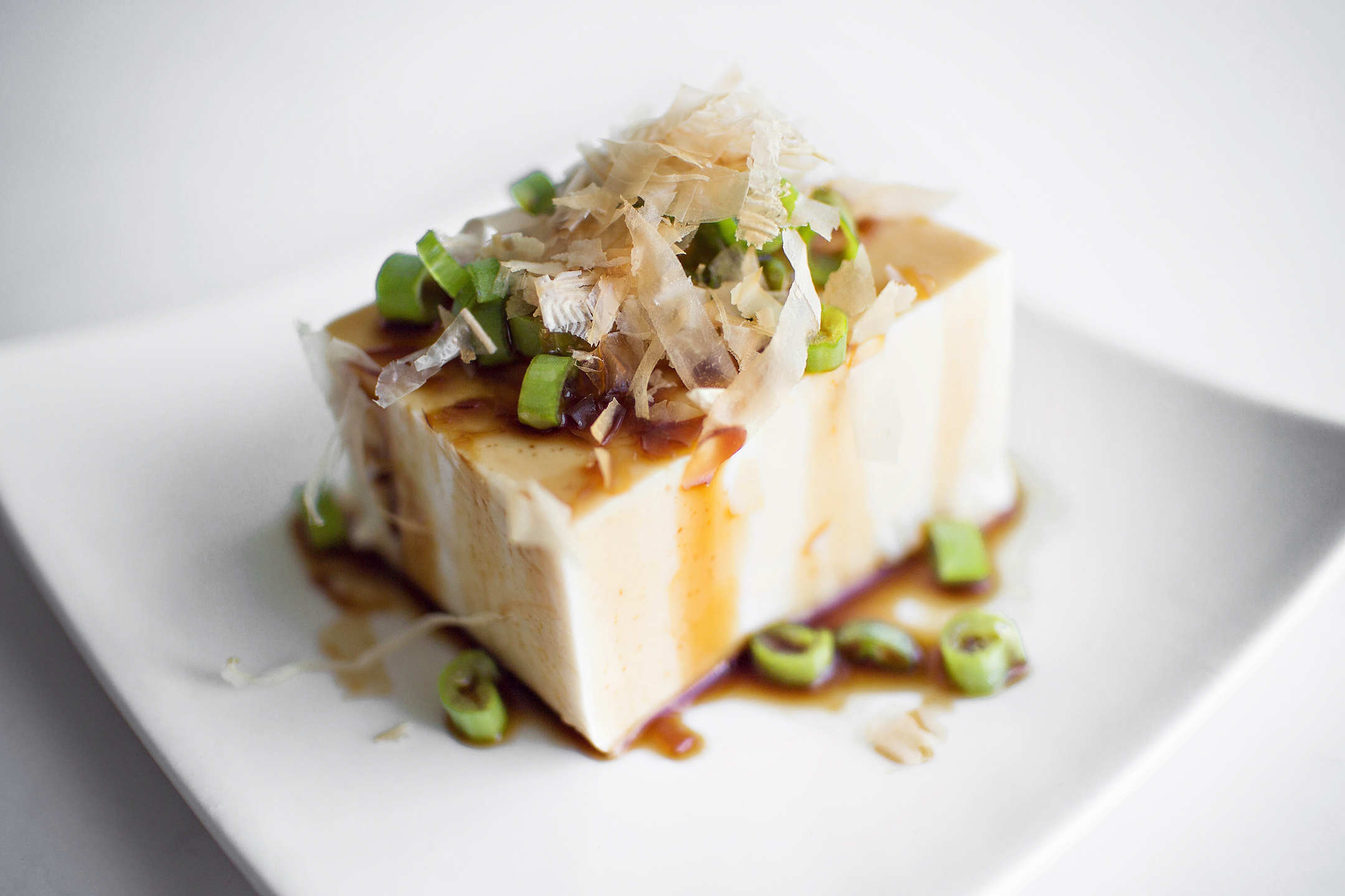 Hiyayakko: A Japanese Culinary Gem Explored