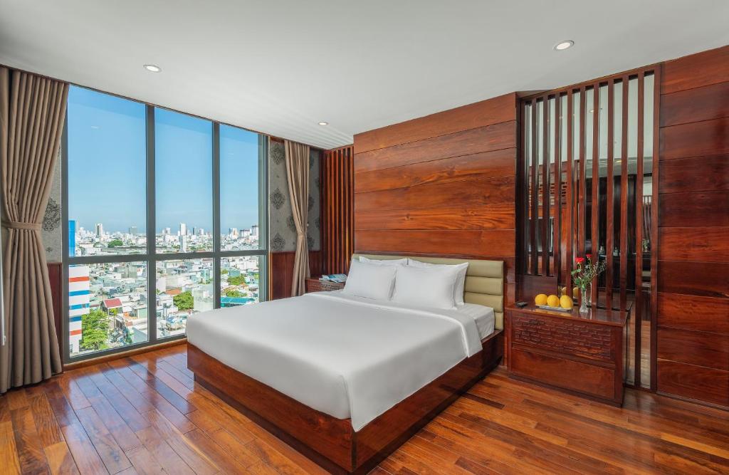 Ocean Star Hotel: The Ideal Bayfront Retreat in Danang