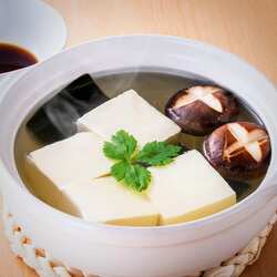 Review Yudofu: The Soulful Taste of Kyoto’s Temple Cuisine