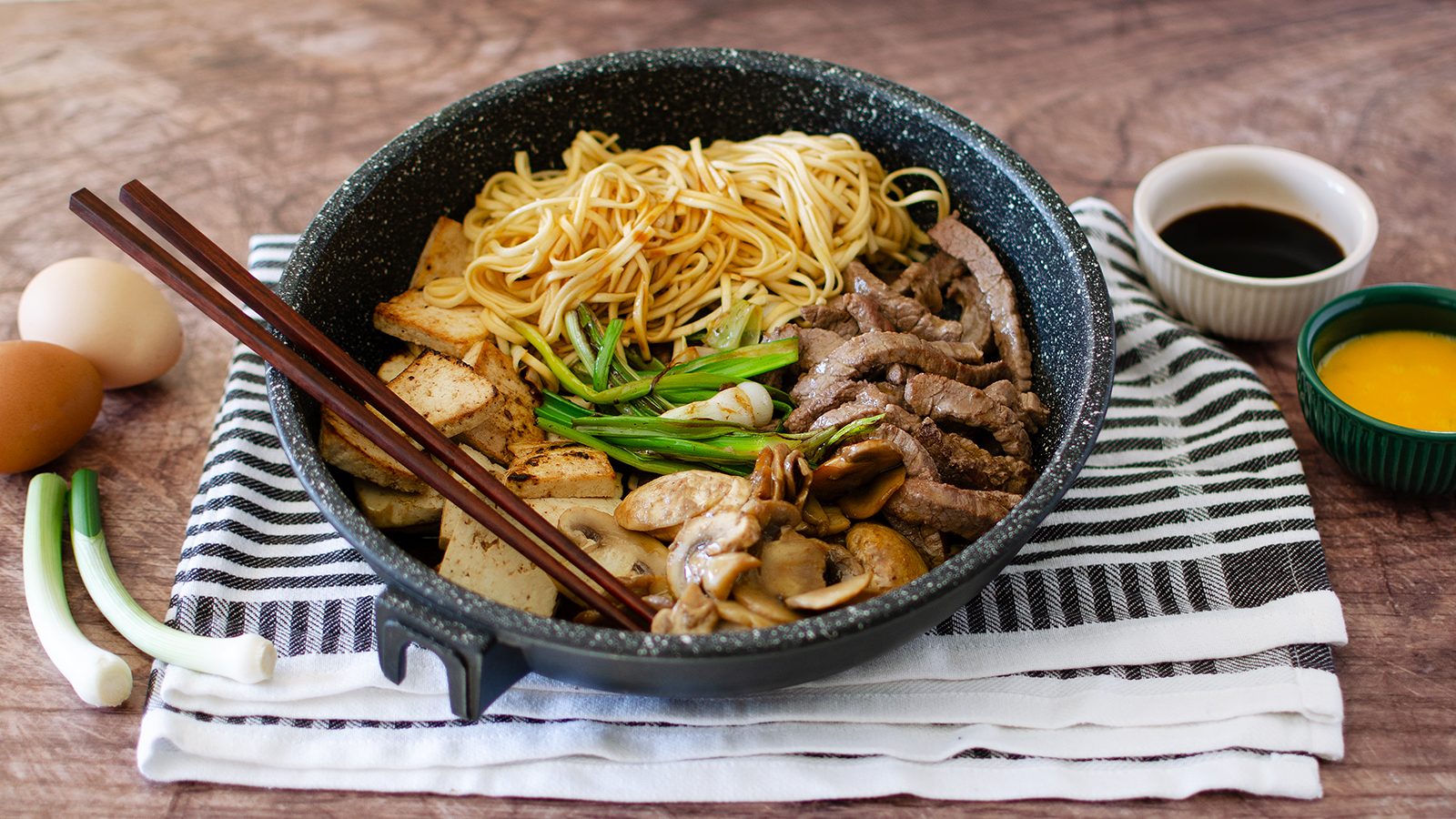 Sukiyaki: Experience Culinary Elegance with Guide to Japanese Gastronomy