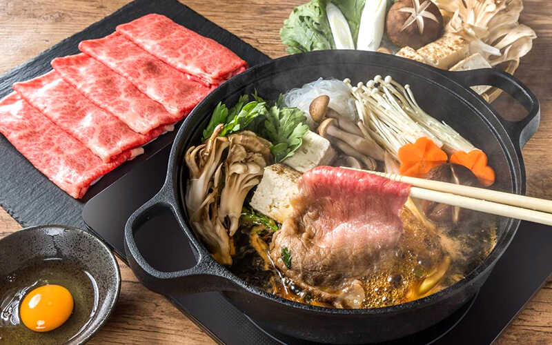 Sukiyaki: Experience Culinary Elegance with Guide to Japanese Gastronomy